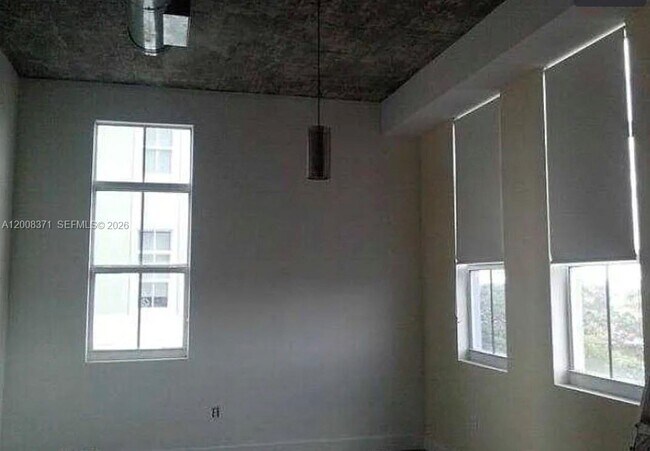 Building Photo - 1791 NE Miami Gardens Dr