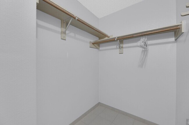 Building Photo - FULLY FURNISHED! ALL APPLIANCES INCLUDED!