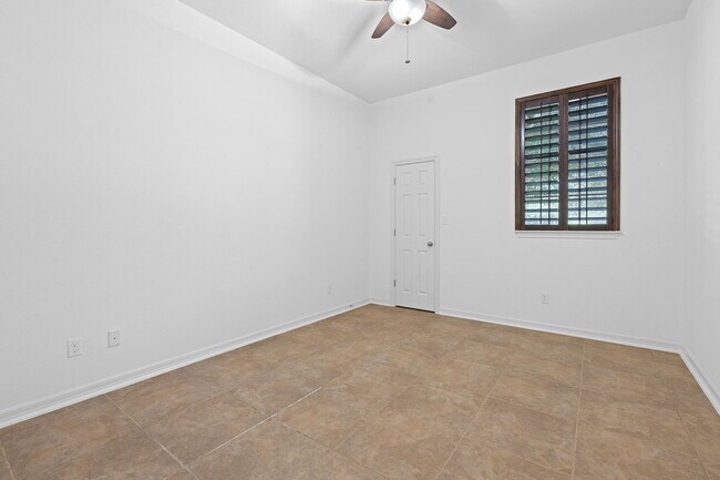 Building Photo - 13271 Mesa Verde Dr