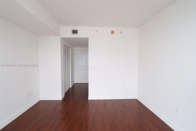 Building Photo - 333 NE 24th St