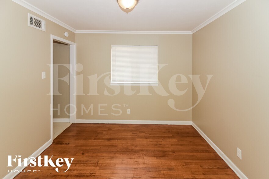 Building Photo - 5405 Lyford Ave
