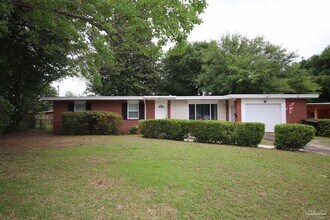 Building Photo - 3875 Arbutus Dr