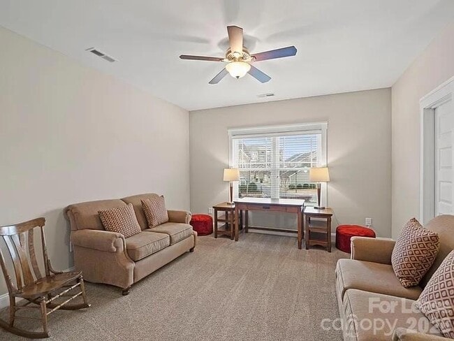 Building Photo - 20019 Lamp Lighters Way