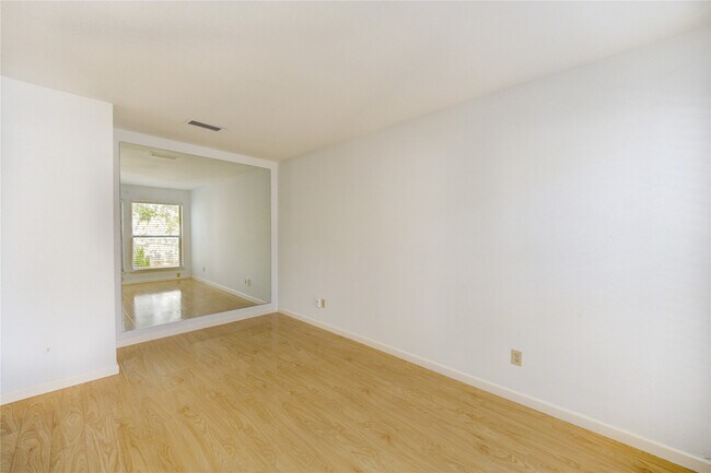 Building Photo - 12625 Memorial Dr