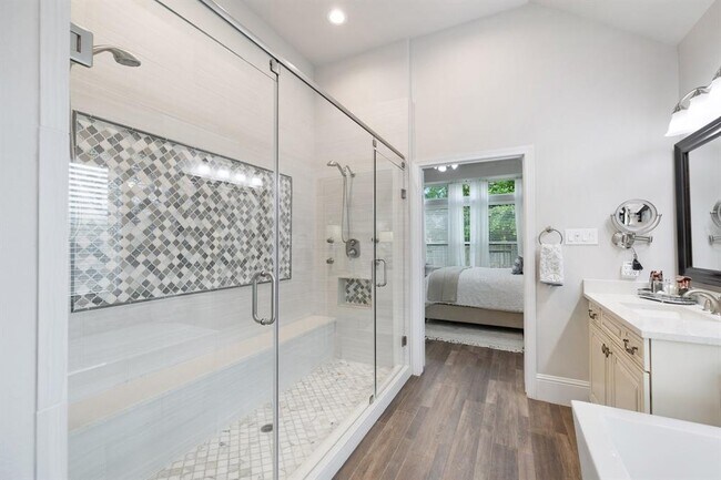 Building Photo - 19 Cohasset Pl