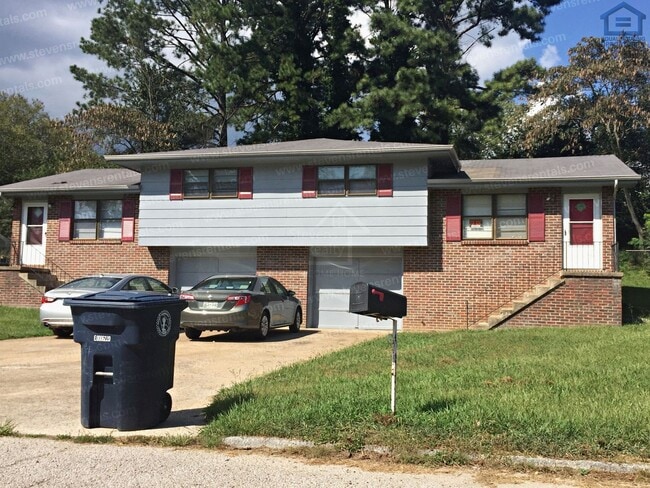 Building Photo - 3615 Missionaire Ave