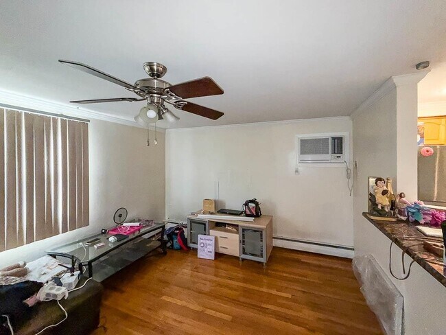 Building Photo - 57 Suburbia Ct