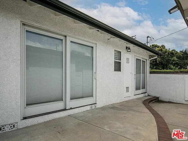Building Photo - 6302 N San Gabriel Blvd
