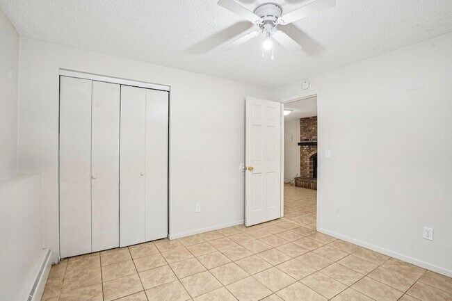 Building Photo - 17256 Kenyon St NE