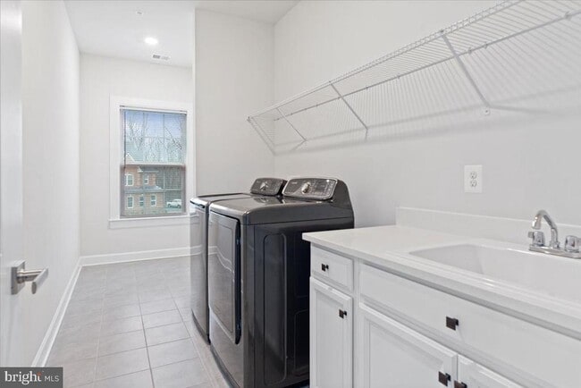 Building Photo - 13903 Hebron Ln