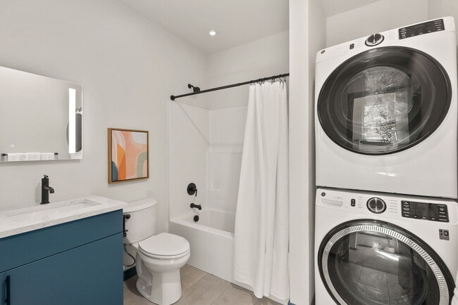 Building Photo - 950 NE Norton Ave