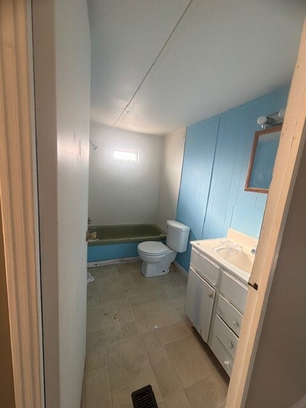 Building Photo - 1075 Sweeten Creek Rd