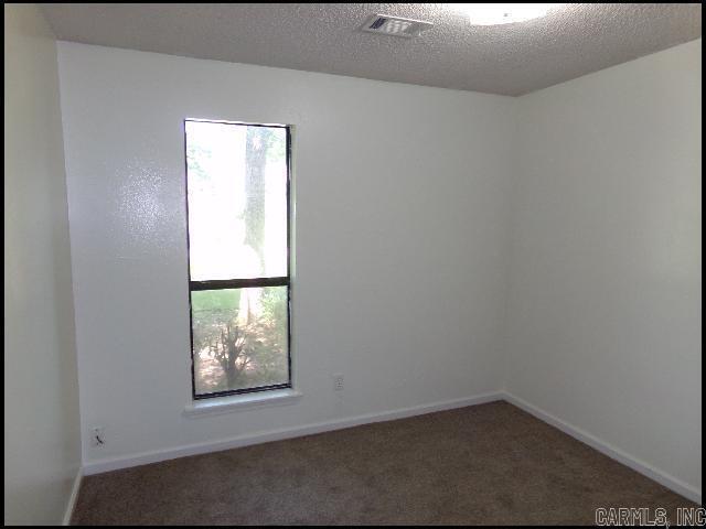 Building Photo - 711 Briar Ridge Ct