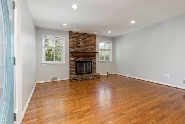 Building Photo - 1211 Meadowridge Trail