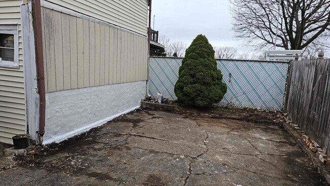 Building Photo - 29 Glenn St