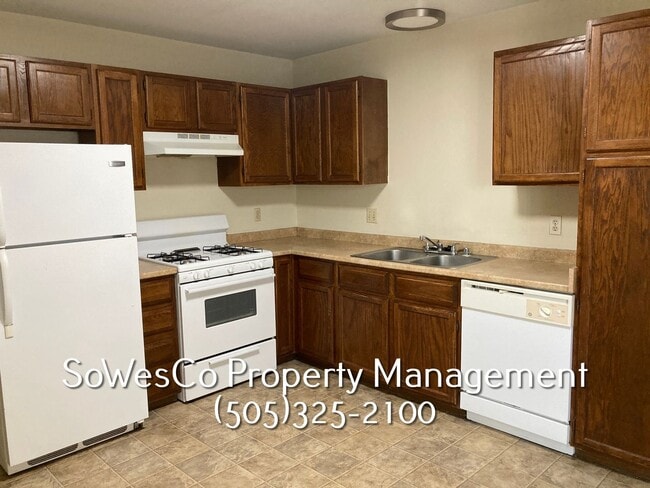 Building Photo - 3 Bedroom 2 Bath Home in Central Farmingto...