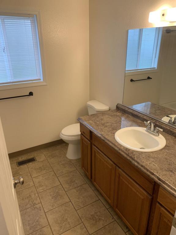 Building Photo - 432 30th Ave SE