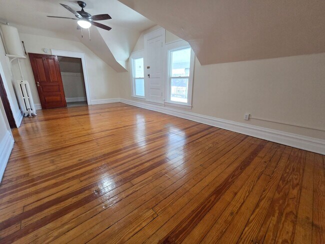 Building Photo - King George