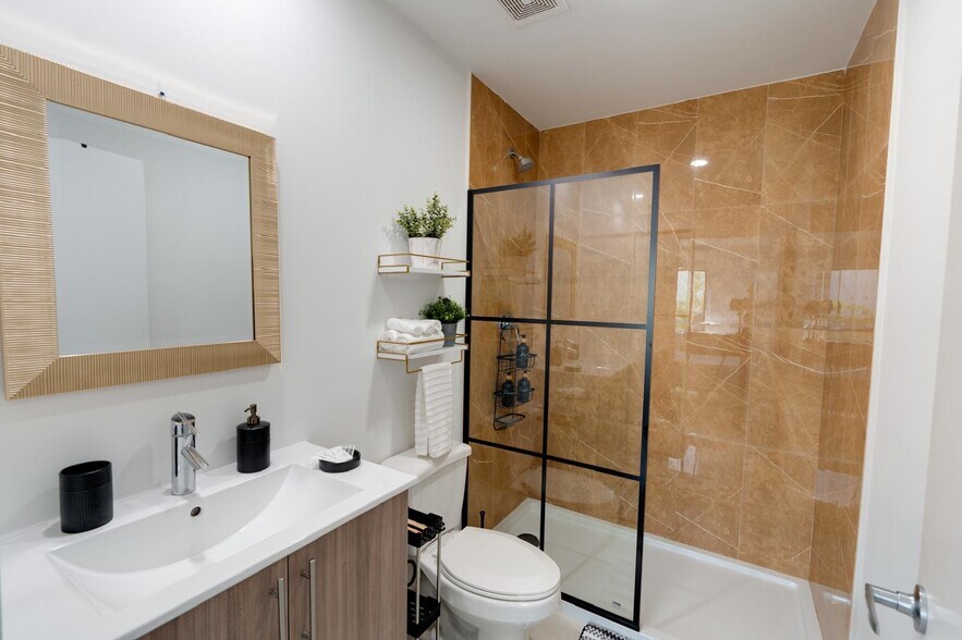 Building Photo - 1112 NW 2nd St