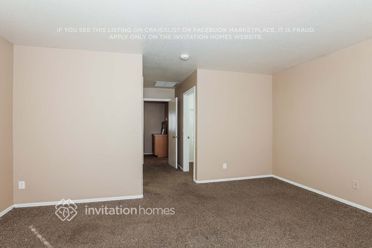 Building Photo - 5638 S 5th Dr