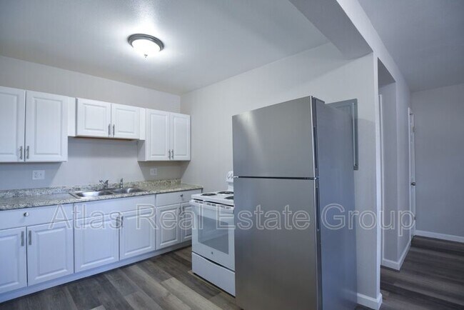 Primary Photo - 16300 E Colfax Ave
