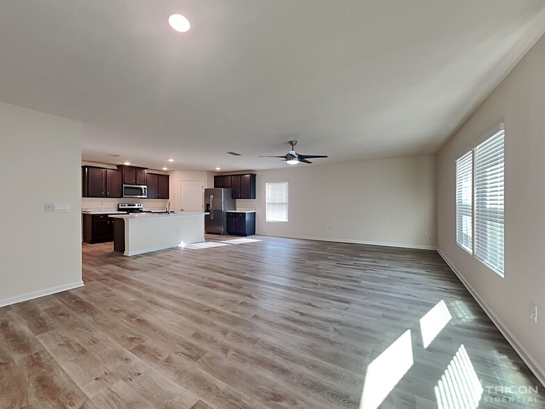 Building Photo - 382 Falcon Ridge Rd