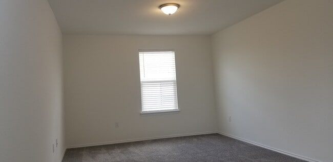 Building Photo - 6213 Albany Sleigh Dr