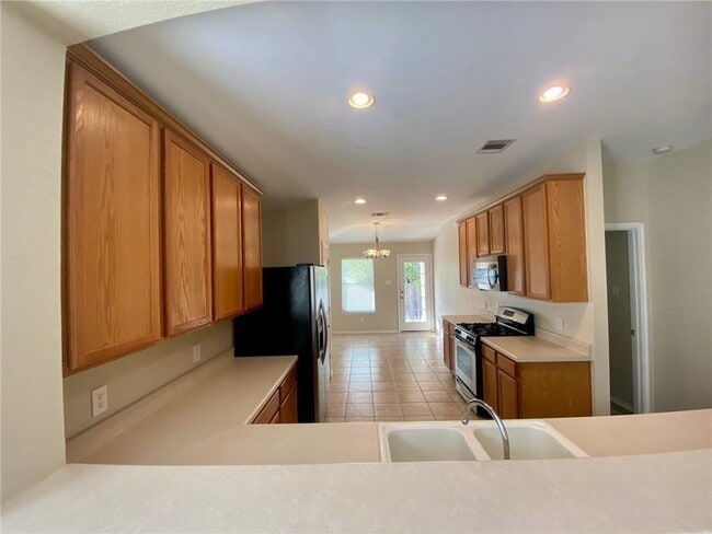 Building Photo - 111 Salado Dr