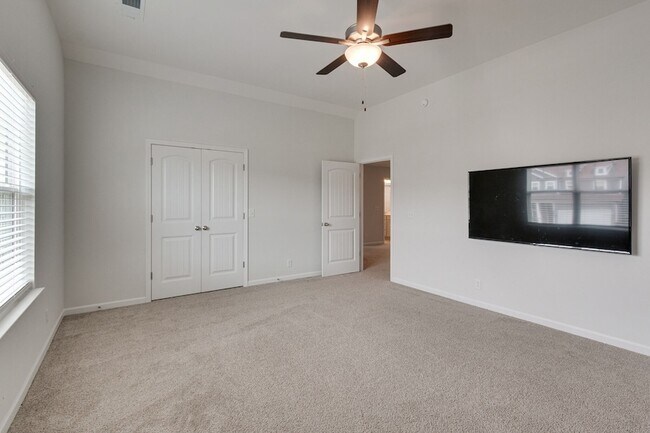 Building Photo - 5020 Bridgemore Blvd