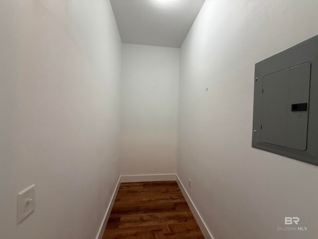 Building Photo - 10391 Emmanuel St