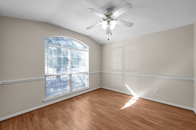 Building Photo - 32111 Willow Creek Park