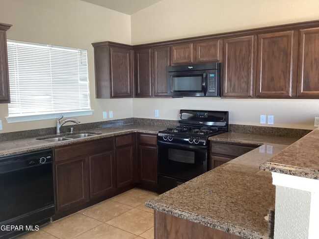 Building Photo - 5914 Speyside Dr