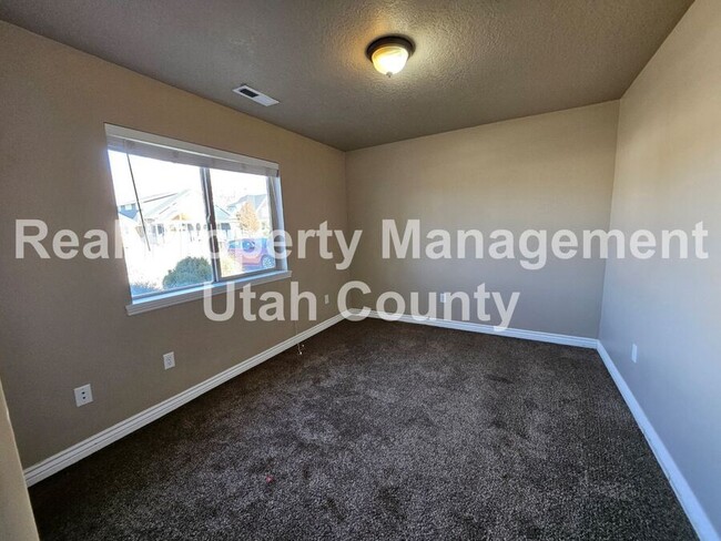 Building Photo - Short Term Lease With Option To Renew