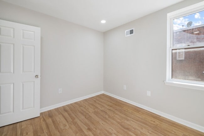 Building Photo - 2602 Ulman Ave