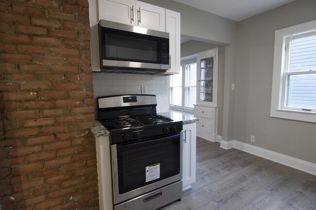 Building Photo - 3574 W 147th St