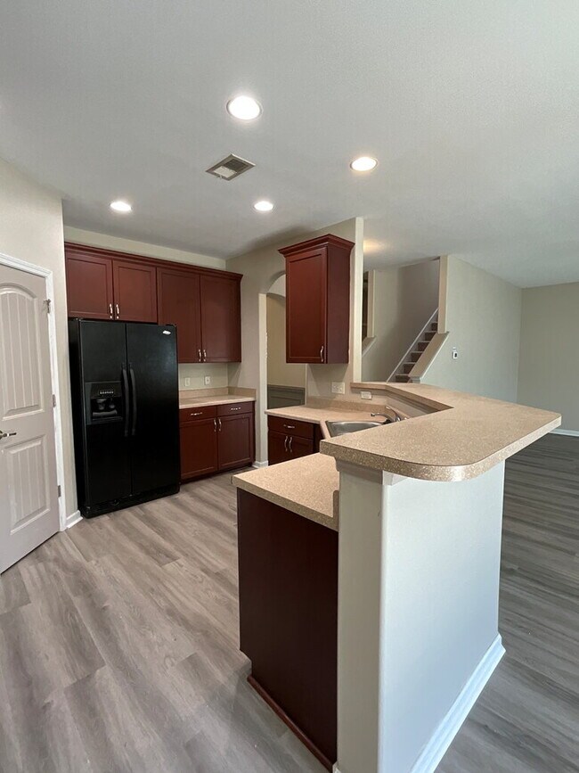 Building Photo - Great Amenities