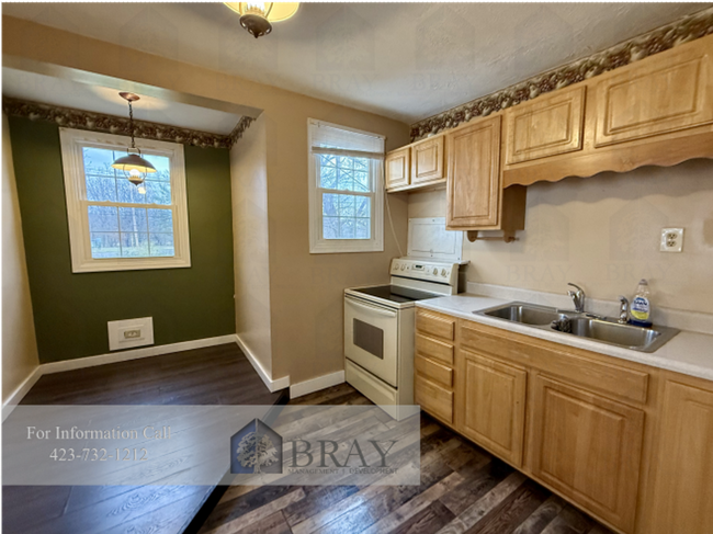 Building Photo - Charming Duplex for Rent in Central Kingsport