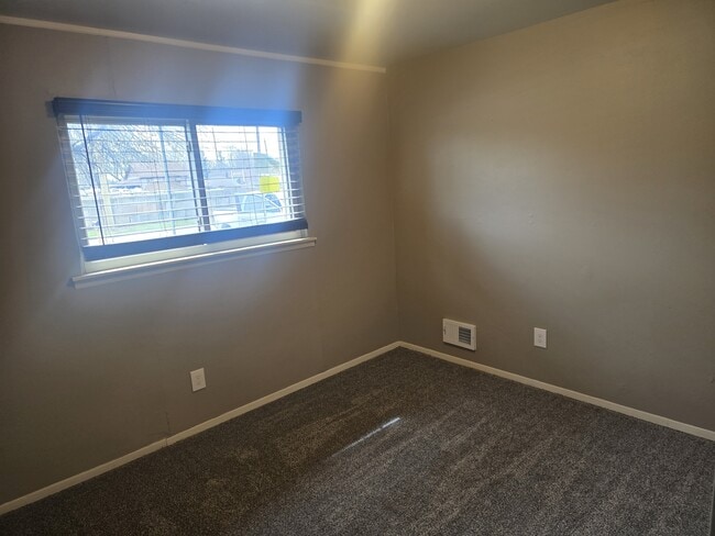 Building Photo - 13629 Sidonie Ave