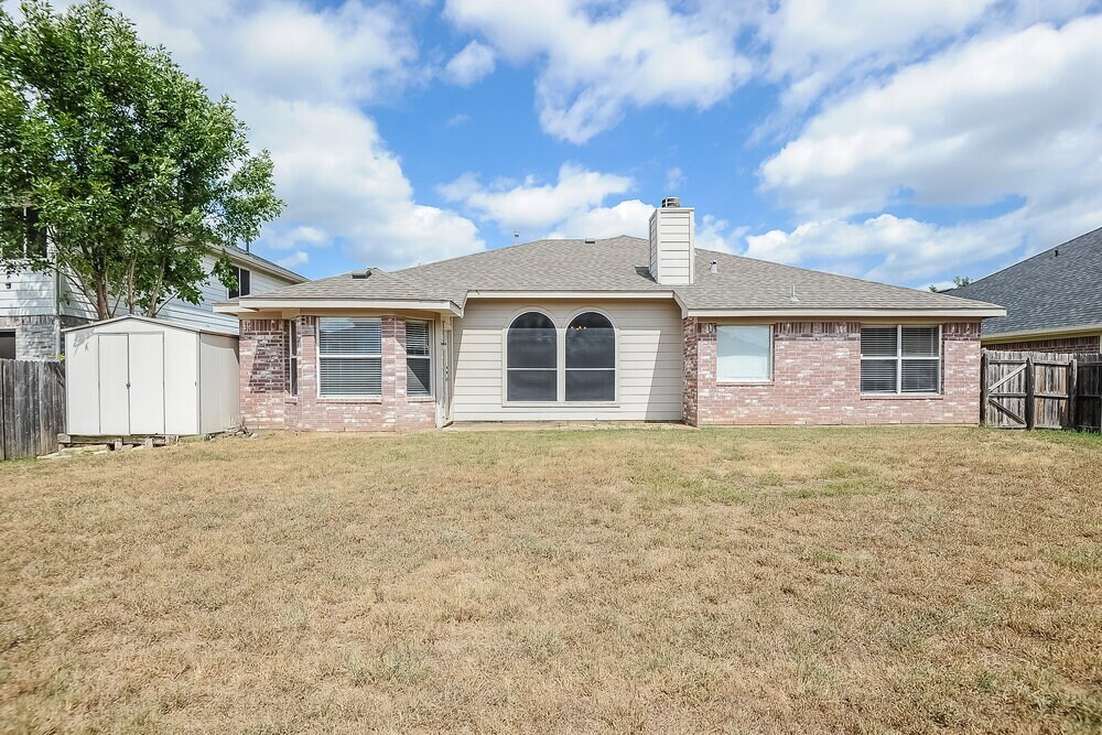 Building Photo - 1626 Redwood Dr