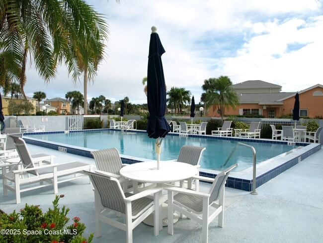 Building Photo - 1485 Malibu Cir NE