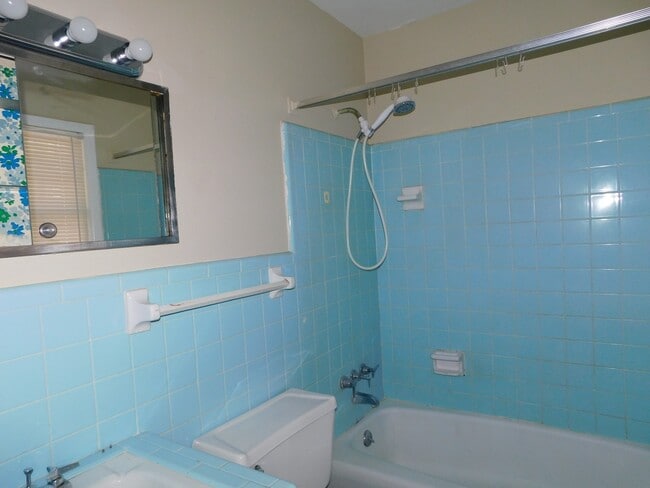 Building Photo - 3 Bedroom Home in Valdosta