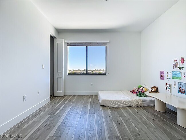 Building Photo - 5046 Panella Ave