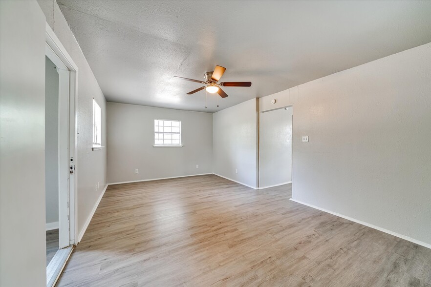 Building Photo - 15278 Mesquite Trl