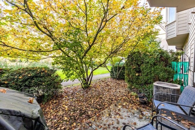 Building Photo - 112 W 24th St