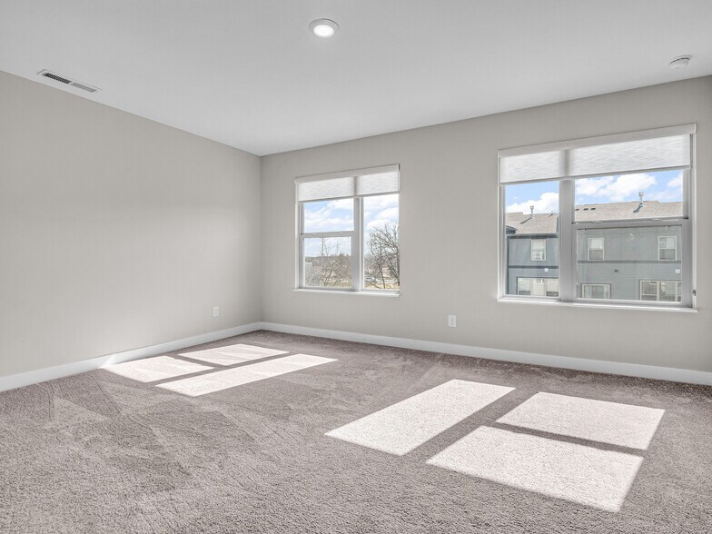 Building Photo - 8238 Bostic Dr