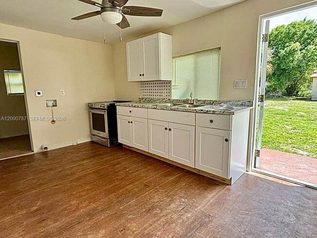 Building Photo - 514 N 27th St