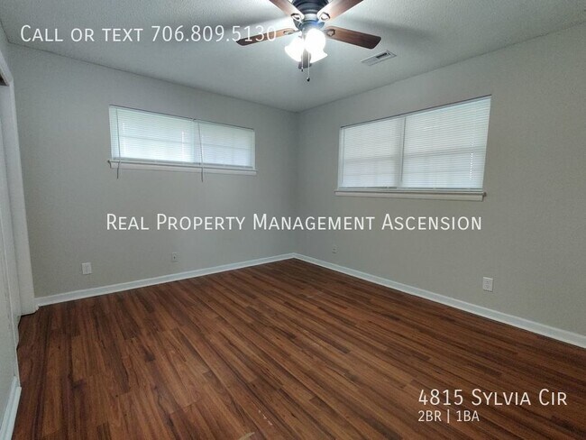 Building Photo - Spacious 2 Bed 1 Bath just off Bonny Oaks ...