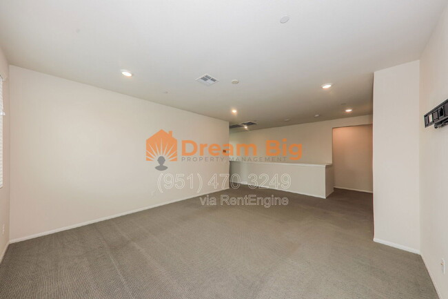 Building Photo - 24712 Hudson St