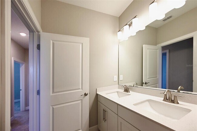Building Photo - 3806 Savanna Palms Ct