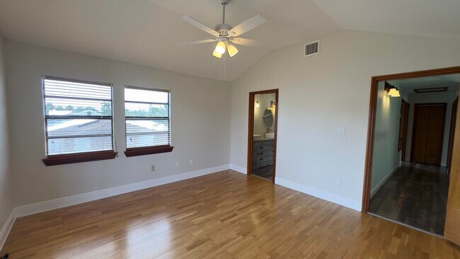 Building Photo - 15233 Marrian Ave